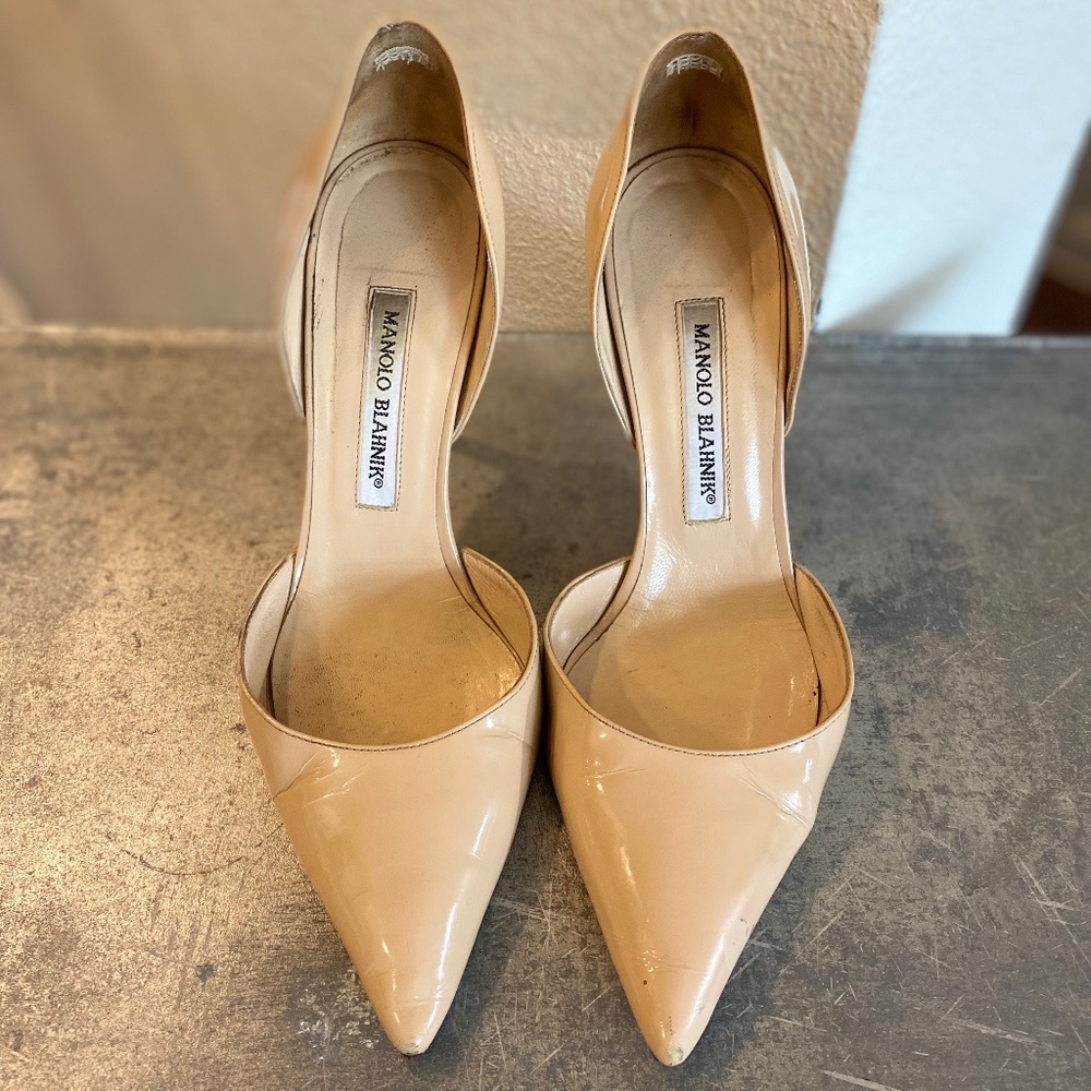 Vintage Manolo Blahnik Patent Leather Pointy Nudes